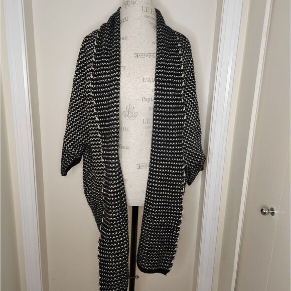 Vintage black & white cardigan - Picture 2 of 10
